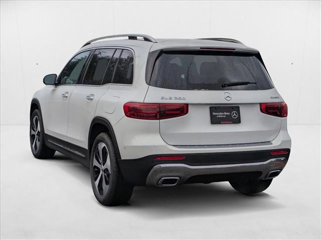 Photo of 2025 Polar White Mercedes-Benz GLB 250