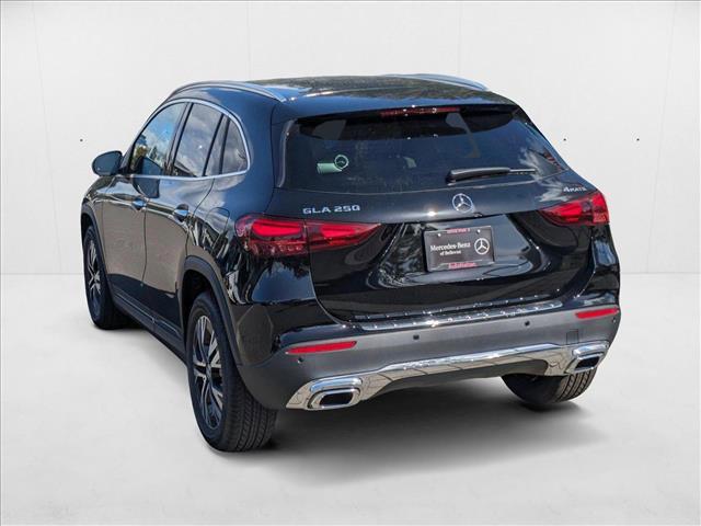 Photo of 2025 Night Black Mercedes-Benz GLA 250