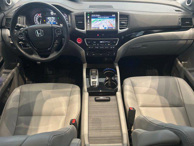 Photo of 2016 Black Honda Pilot