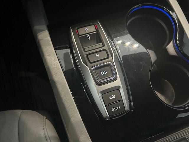 Photo of 2016 Black Honda Pilot