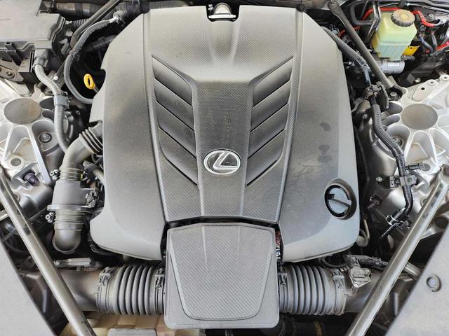 Photo of 2018 Liquid Platinum Lexus LC 500