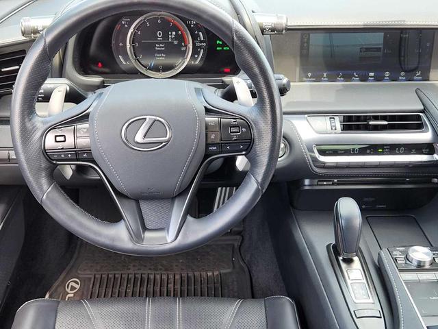 Photo of 2018 Liquid Platinum Lexus LC 500