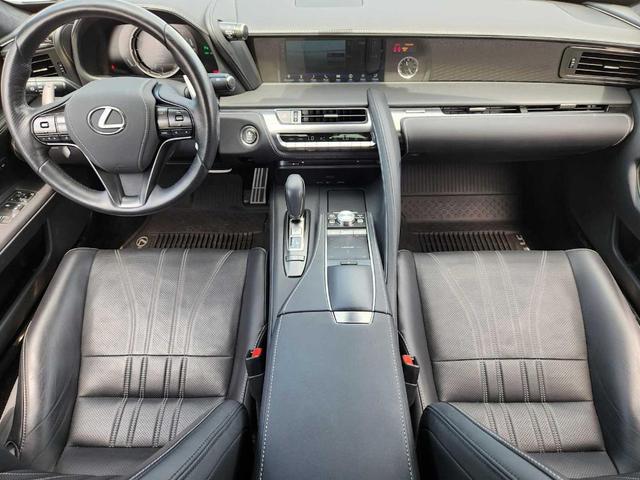 Photo of 2018 Liquid Platinum Lexus LC 500
