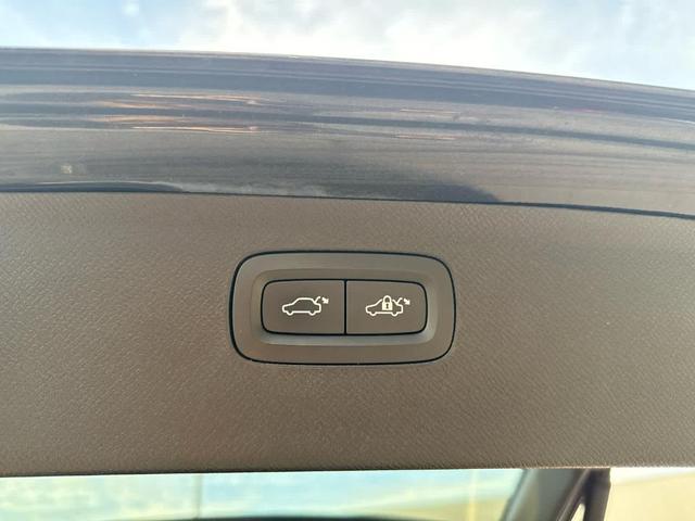 Photo of 2021 Gray Volvo XC90