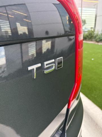 Photo of 2021 Gray Volvo XC90