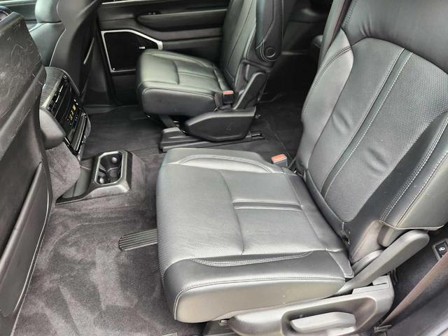 Photo of 2022 Diamond Black Jeep Wagoneer