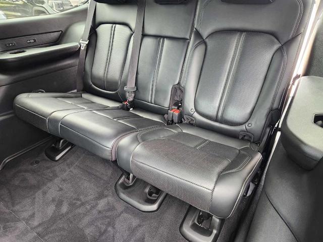 Photo of 2022 Diamond Black Jeep Wagoneer