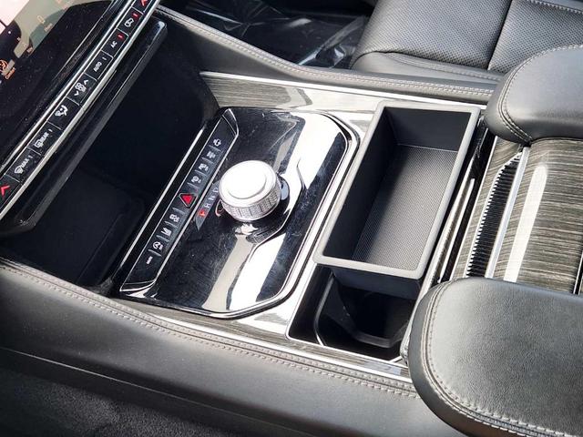 Photo of 2022 Diamond Black Jeep Wagoneer