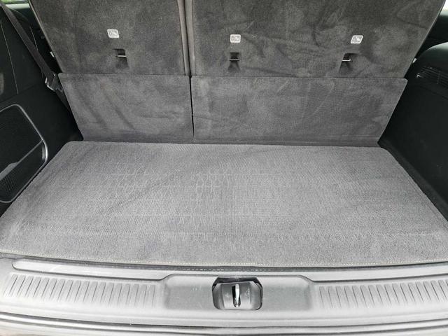 Photo of 2022 Diamond Black Jeep Wagoneer