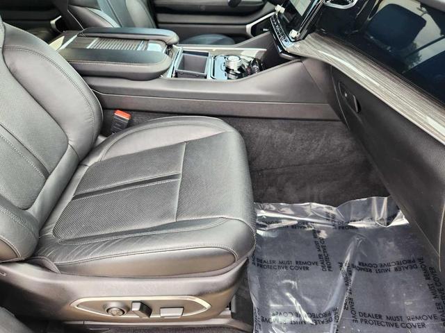 Photo of 2022 Diamond Black Jeep Wagoneer