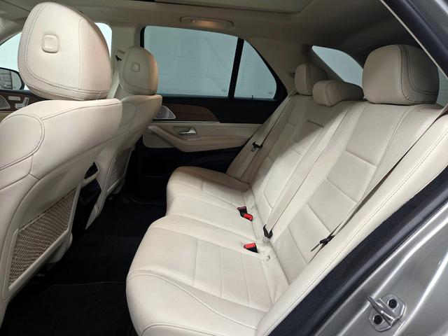 Photo of 2022 Silver Mercedes-Benz GLE 350