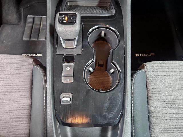 Photo of 2023 Silver Nissan Rogue
