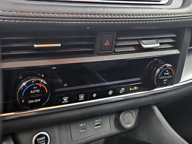 Photo of 2023 Silver Nissan Rogue
