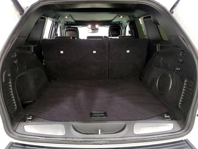 Photo of 2021 White Jeep Grand Cherokee