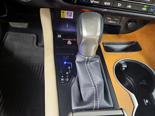 Photo of 2022 Green Lexus RX 350