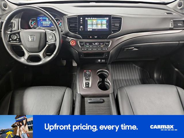 Photo of 2021 White Honda Pilot