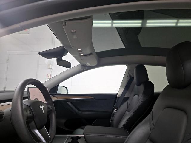 Photo of 2023 White Tesla Model Y