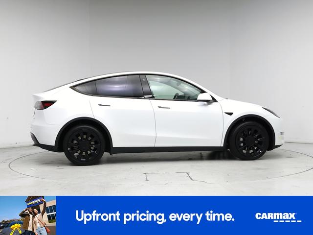 Photo of 2023 White Tesla Model Y