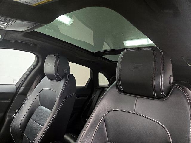 Photo of 2020 White Jaguar F-PACE