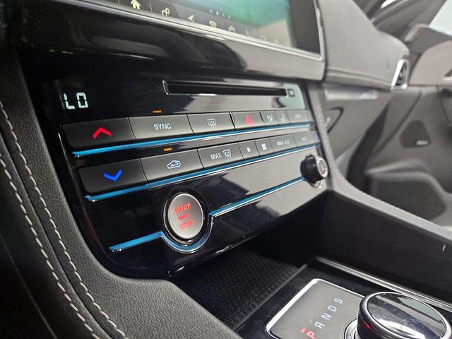 Photo of 2020 White Jaguar F-PACE