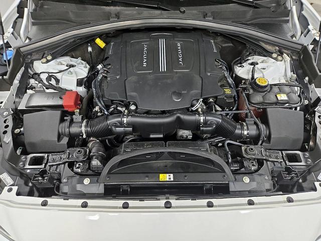 Photo of 2020 White Jaguar F-PACE