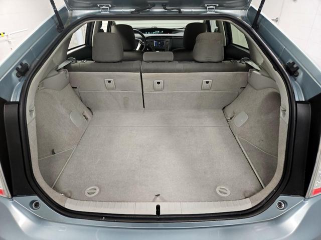 Photo of 2014 Green Toyota Prius