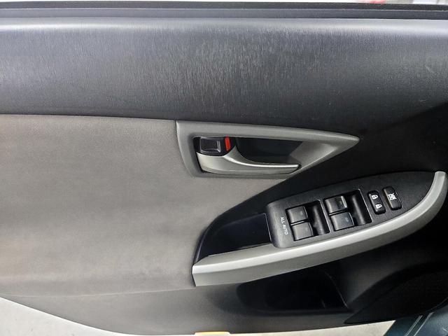 Photo of 2014 Green Toyota Prius