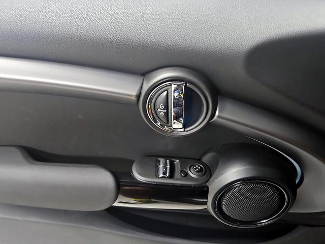 Photo of 2022 Gray MINI Hardtop