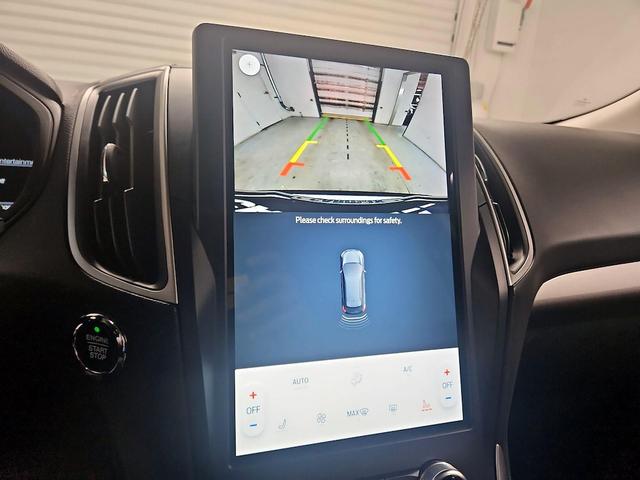 Photo of 2024 White Ford Edge