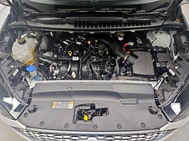 Photo of 2024 White Ford Edge