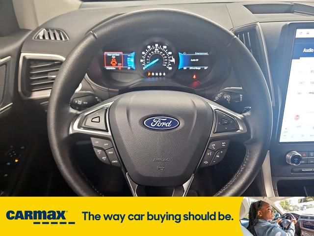 Photo of 2024 White Ford Edge