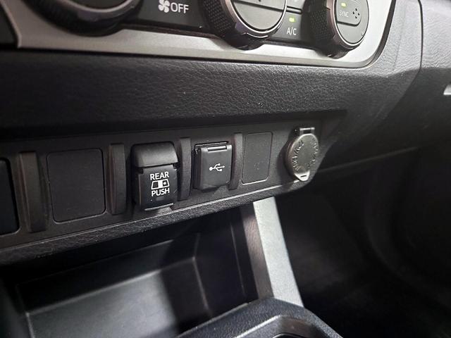 Photo of 2021 Silver Toyota Tacoma