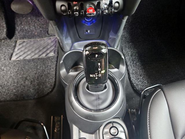 Photo of 2021 White MINI Hardtop