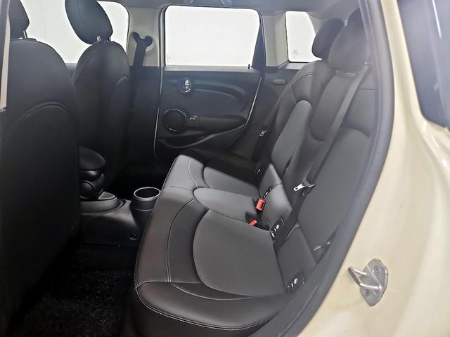 Photo of 2021 White MINI Hardtop