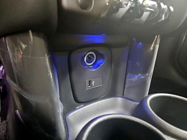Photo of 2021 White MINI Hardtop