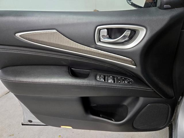 Photo of 2019 Silver INFINITI QX60