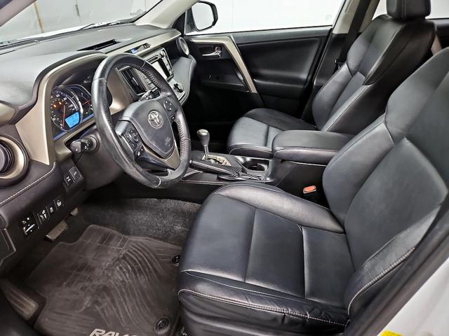 Photo of 2014 White Toyota RAV4