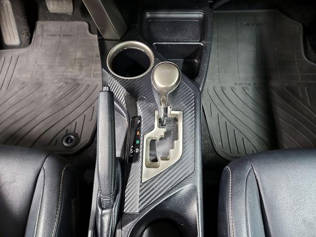 Photo of 2014 White Toyota RAV4