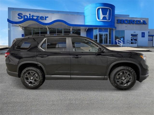 Photo of 2025 Crystal Honda Pilot