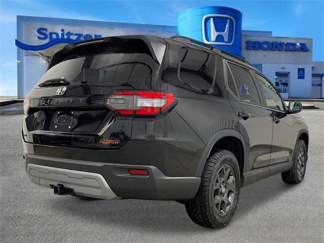 Photo of 2025 Crystal Honda Pilot