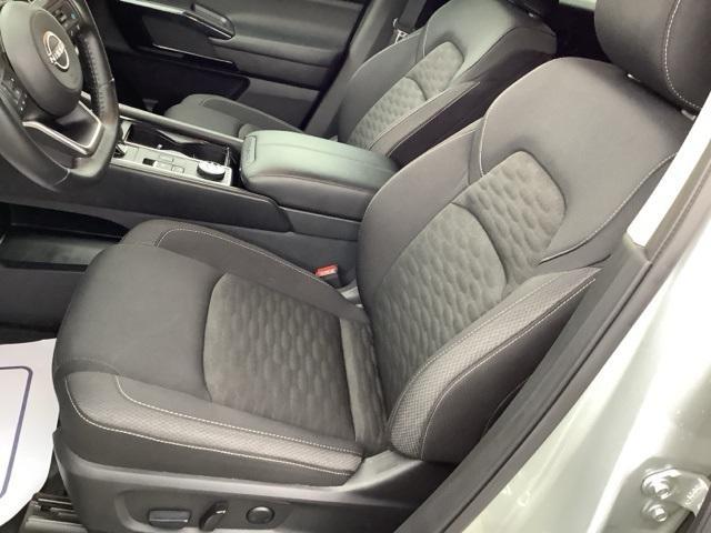 Photo of 2025 Brilliant Silver Metallic Nissan Pathfinder