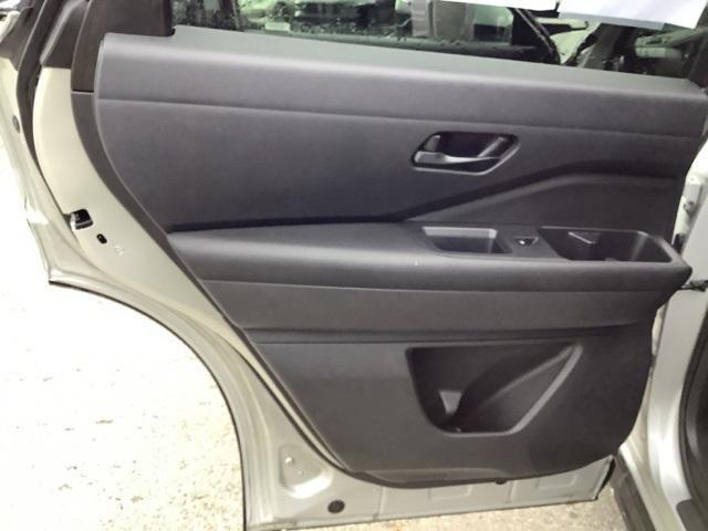 Photo of 2025 Brilliant Silver Metallic Nissan Pathfinder