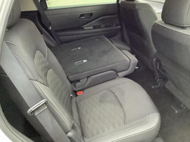 Photo of 2025 Brilliant Silver Metallic Nissan Pathfinder