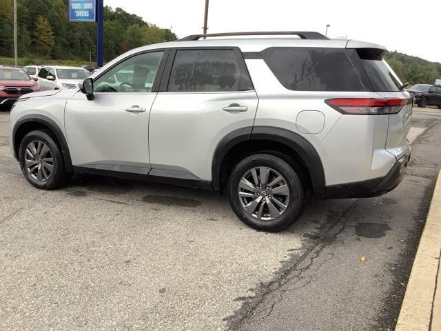 Photo of 2025 Brilliant Silver Metallic Nissan Pathfinder
