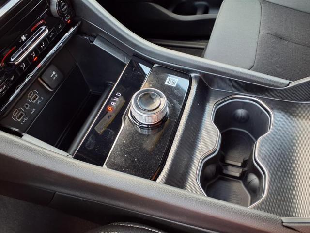 Photo of 2025 Bright White Clearcoat Jeep Grand Cherokee