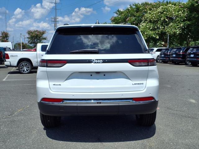 Photo of 2025 Bright White Clearcoat Jeep Grand Cherokee