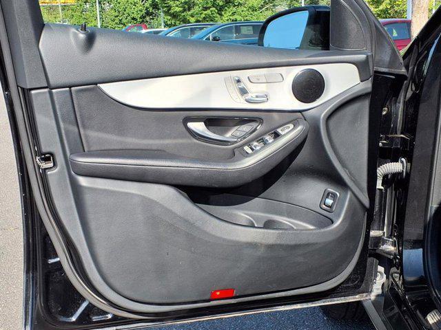 Photo of 2021 Black Mercedes-Benz GLC 300