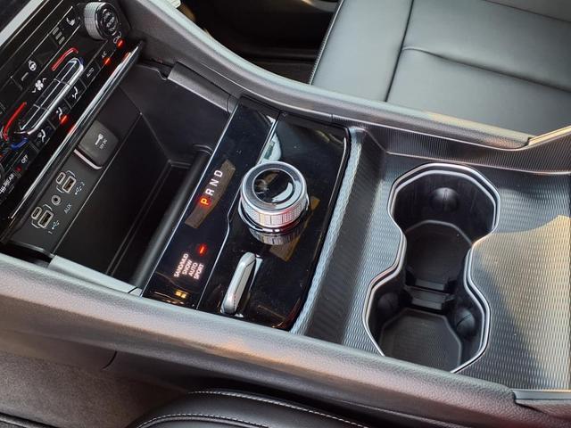 Photo of 2025 Diamond Black Crystal Pearlcoat Jeep Grand Cherokee
