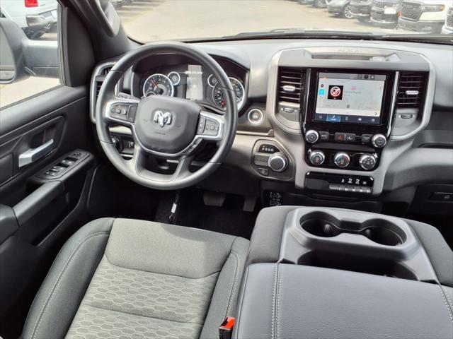 Photo of 2025 Diamond Black Crystal Pearlcoat RAM 1500