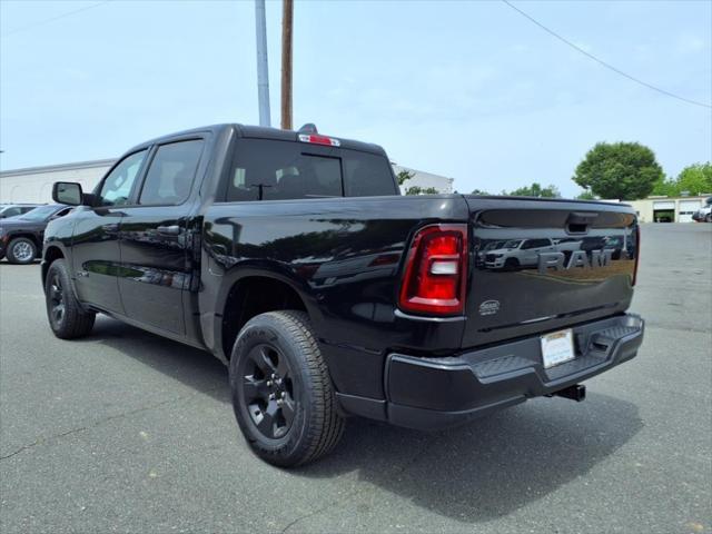 Photo of 2025 Diamond Black Crystal Pearlcoat RAM 1500